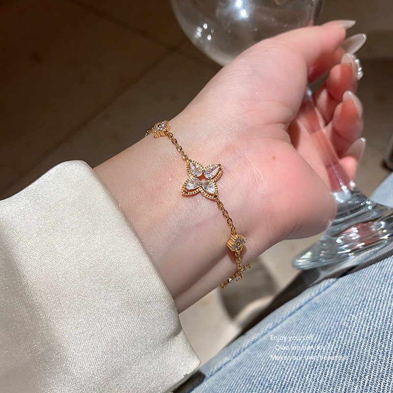 Gold Tone Delicate Clover Chain Bracelet With Graceful Engagement Jewelry And Party Wear Gift For Her High Quality And Exquisite Accessory