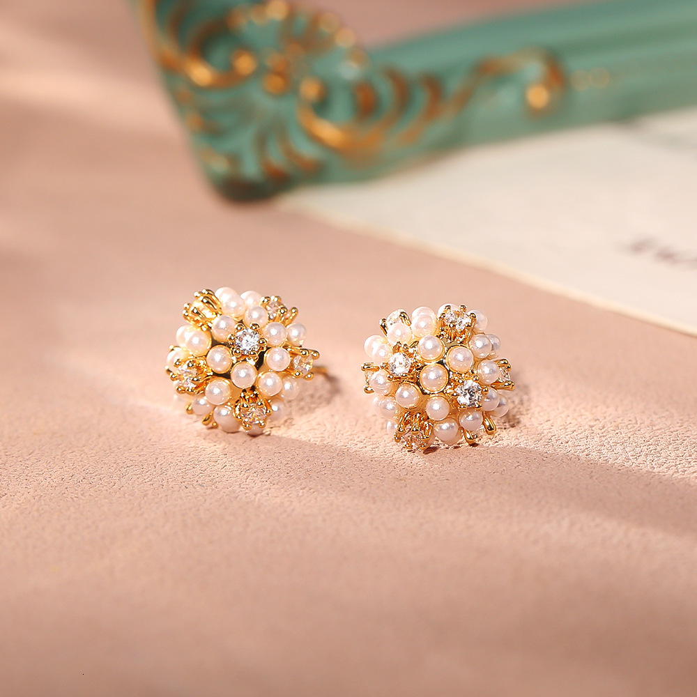 Retro Hydrangea Earrings Light Luxury High-end Fashion Stud Earrings Light Luxury Designer Ladies' Jewelry Earrings Earrings Niche Design Xiaomi 