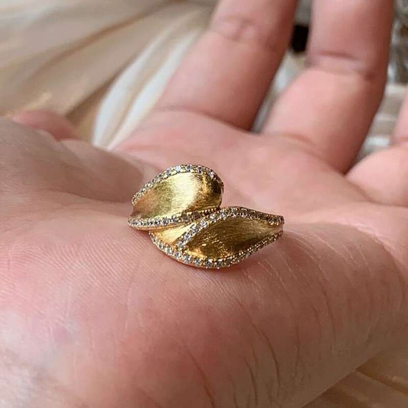 DHcollections Vintage Brushed Leaf Diamond Interlocking Ring Ancient Craft Chinese Style Statement Jewelry for Index Finger