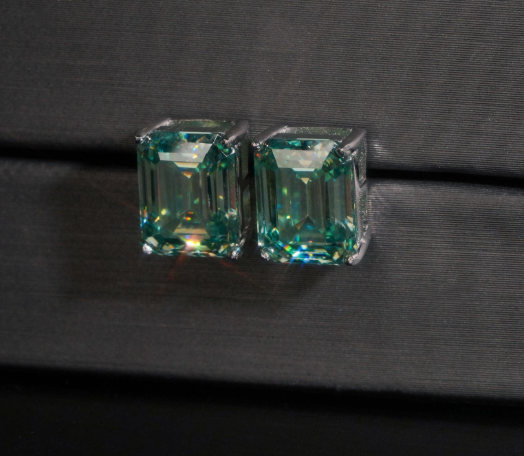 Hot Sale Moissanite Solitaire Emerald Cut Blue Green Stud 925 Silver Stud Earrings