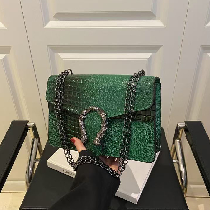Luxury Designer Bag Casual Handbag Spacious Armpit Top Quality Fashion Shoulder Bag Advanced Leather Zipper Closure Wine God Bag