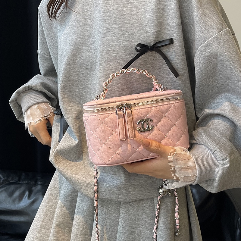 Designer Bag Cross-border Fashion Embroidered Thread Bag 2025 New Style Hand-held Women's bag Summer Fashion Versatile Chain crossbody Bag Free Shipping