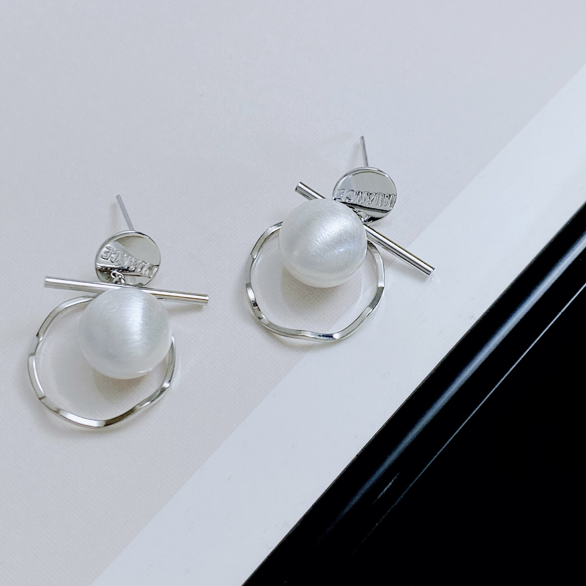 Kanamina Unique Niche Round Ladies' Jewelry Earrings Stitched Brushed Ball Earrings For Women Designer Earrings S925 Silver Needle Fashionable El