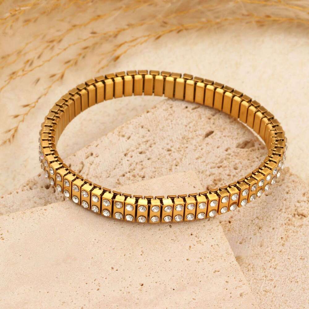 Hot Designer Bracelet Women's Luxury Jewelry New Titanium Steel Elastic Bracelet Strawberry shaped Diamond Set Renaissance Popular Diamond Set El