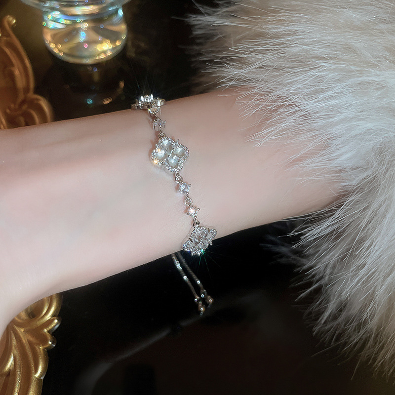 Silver Tone Flower Link Bracelet With Crystal Accents Elegant Graduation Jewelry And Gift For Her High Quality And Delicate Accessory