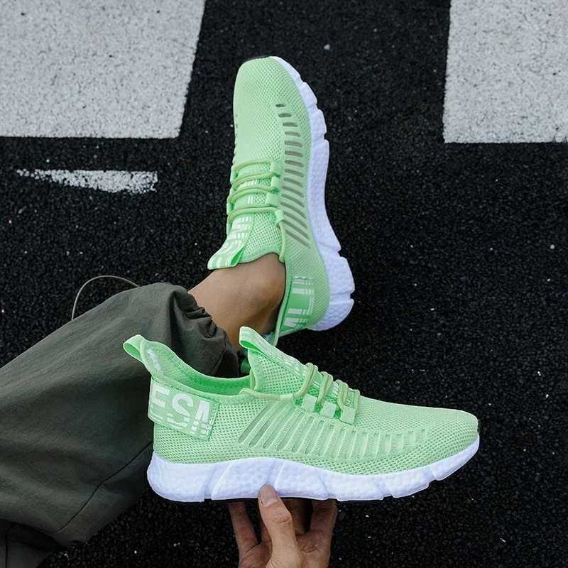 Summer Men Sneakers Lightweight Breathable Mesh Outdoor Casual Shoes Fashionable Tennis Training Shoes Mens Shoes Free Shipping Z251020