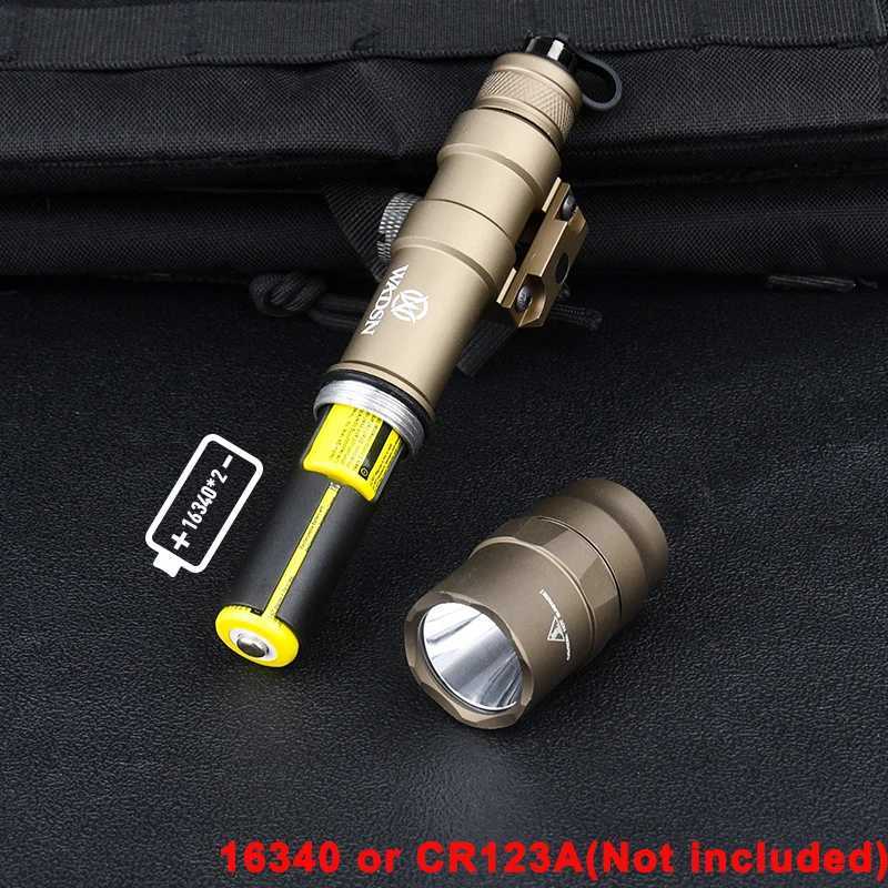 WADSN SF M600 M600DF Tactical Flashlight 1400 High Lumens White LED Lamp Scout Light Fit 20MM Picatinny Rail Airsoft Accessories XJ250701