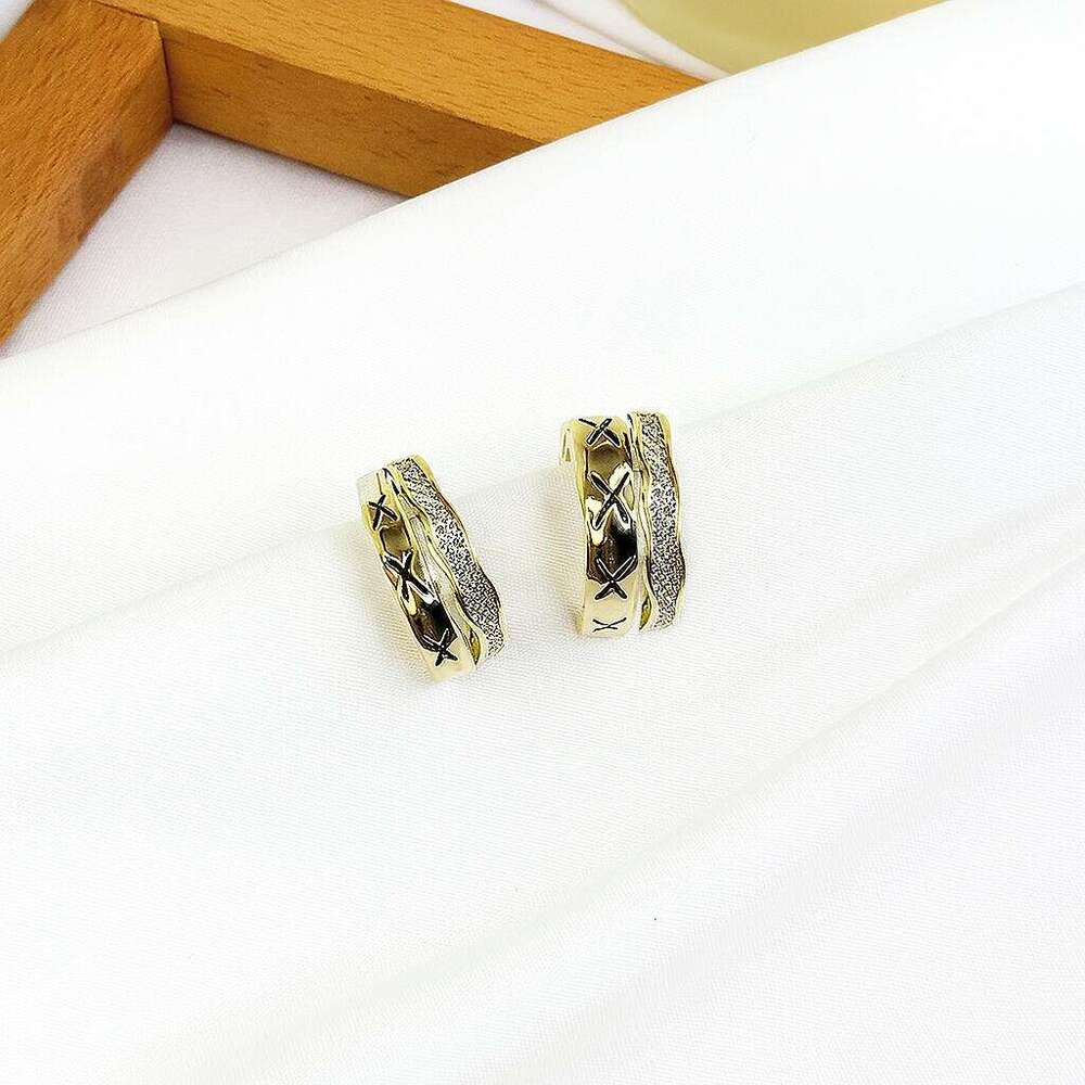 Simple and delicate Chanel style, slightly inlaid zircon multi-layer stud earrings, elegant diamond-shaped pattern