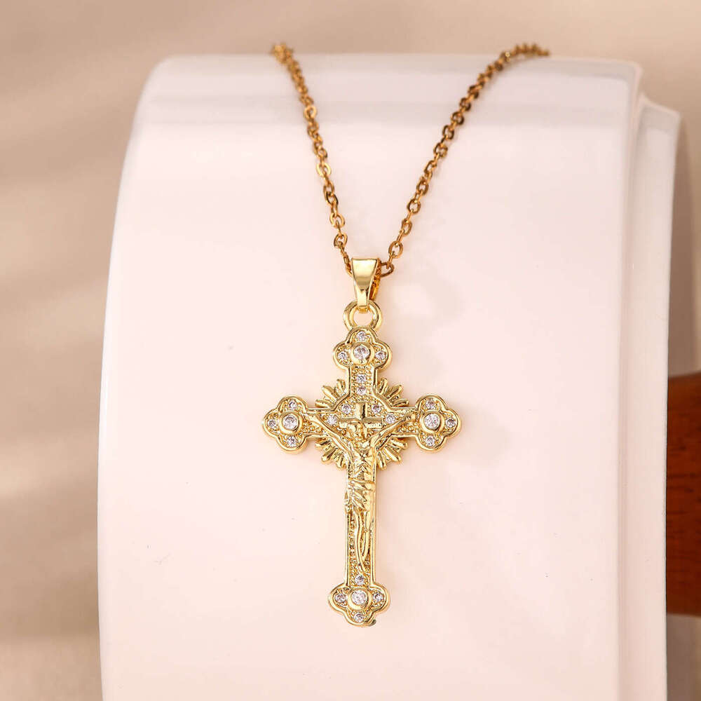 DHCollections Elegant Cross Pendant Necklace - Stainless Steel Diamond-Cut Crucifix Chain for Women (45cm+5cm Adjustable)