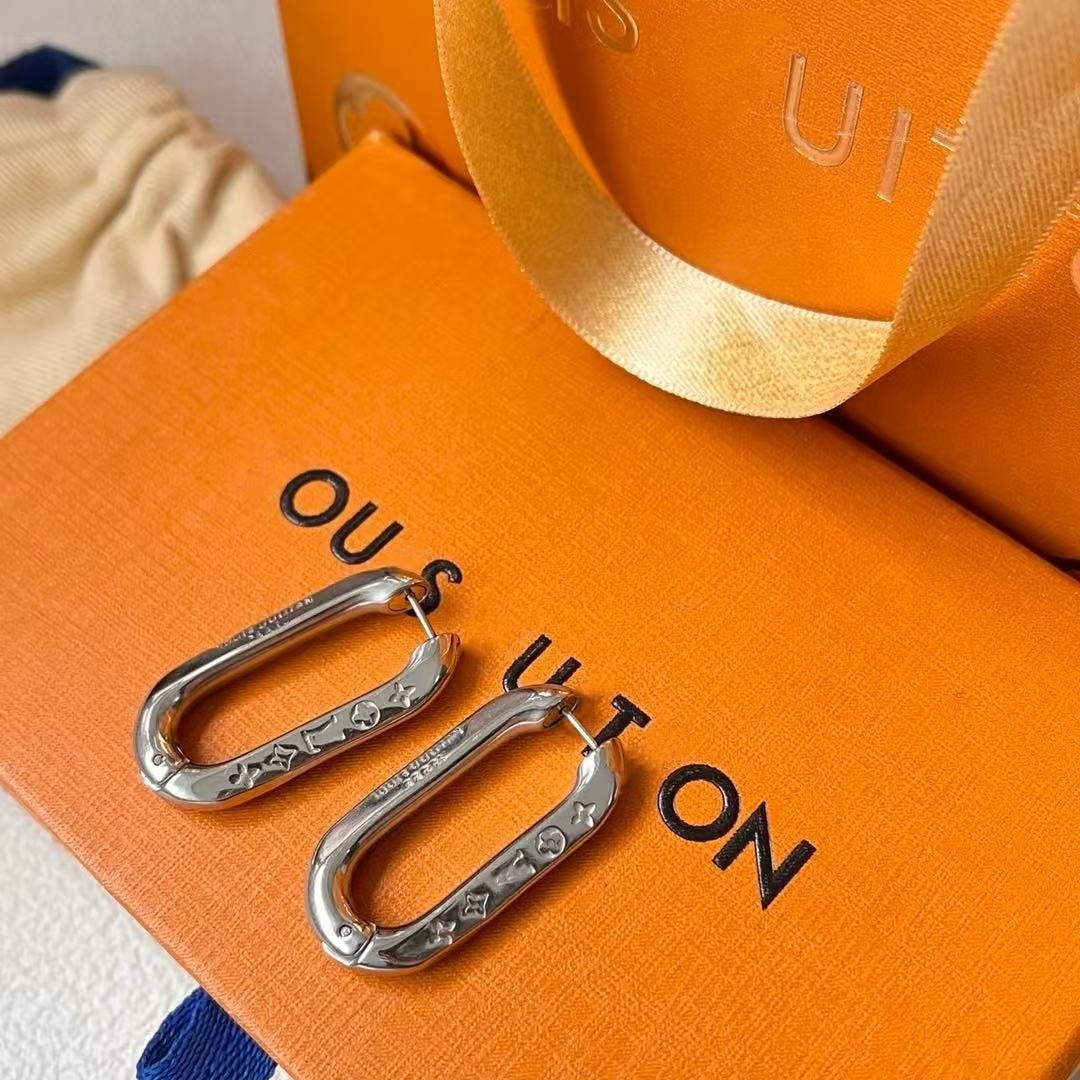 2025 Elegant Classic Stud Gift Women's Wedding and Engagement Jewelry designer earrings for woman