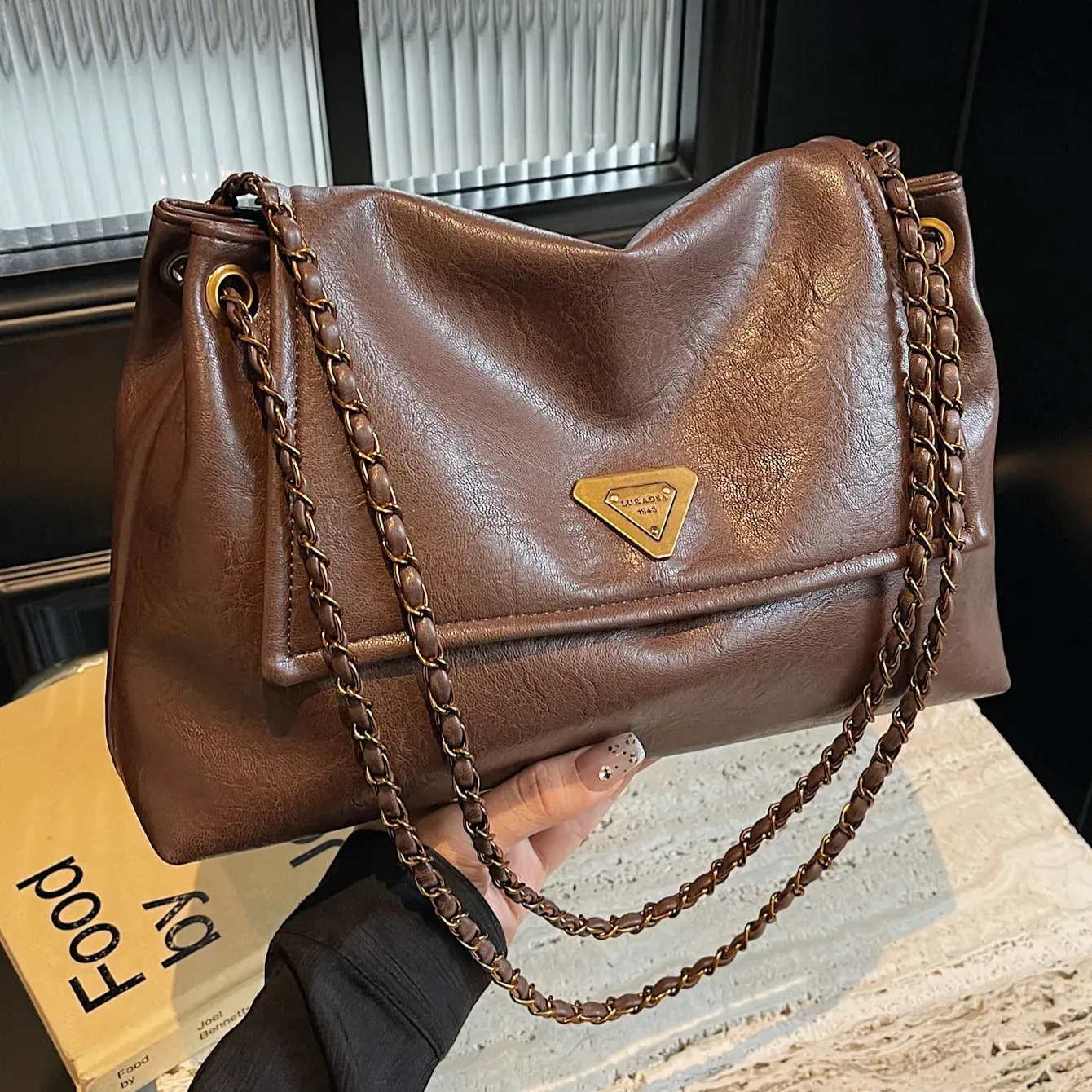 Designer Bags Shoulder Bags Tote Bag Luxury Bags Purse Fashion Hundreds Premium Sense Crossbody Bag High Quality Leather Chain Bags Black Large Capaci