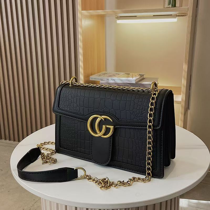 Luxury bag Alligator Pattern Designer Bag Casual Handbag Spacious Armpit Top Quality Fashion Shoulder Bag Advanced Leather Zipper Closure Wine 7878