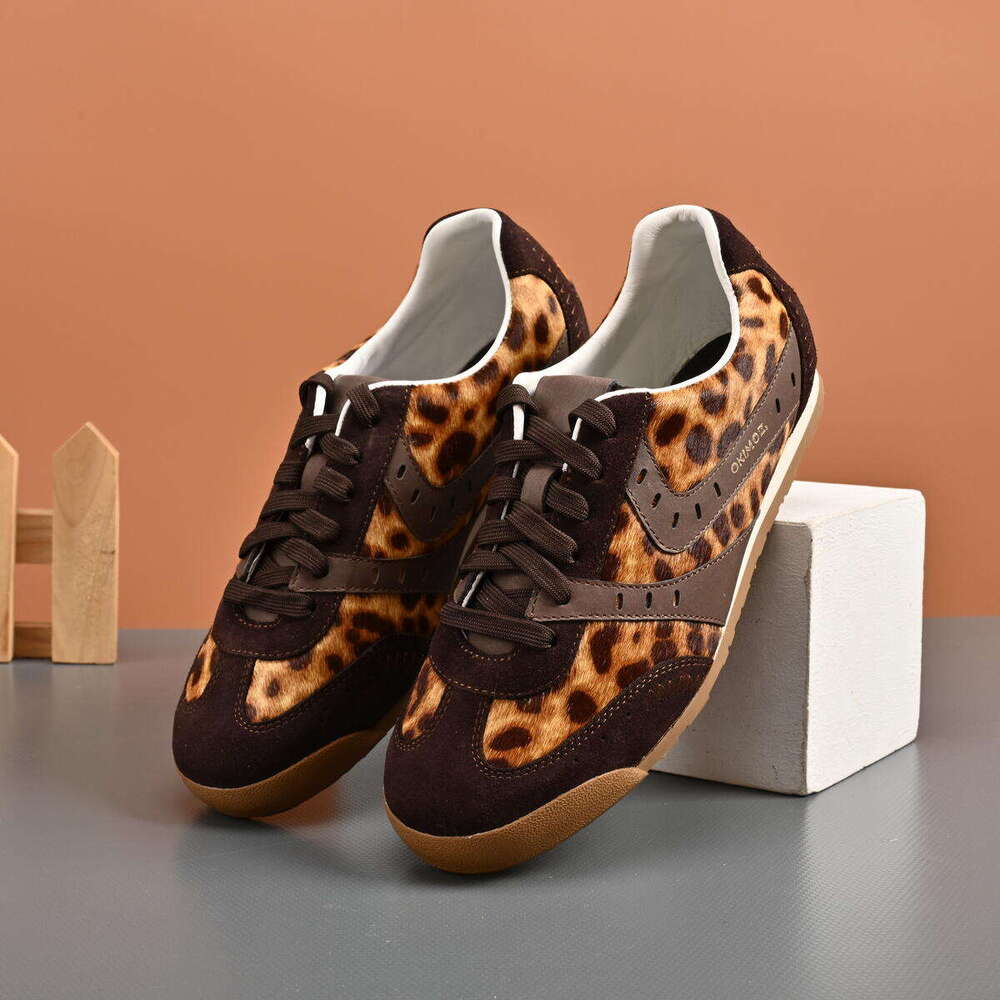 Lanjia Modern Unisex Streetwear Tennis Flats Featuring Feline Design Okimoz E