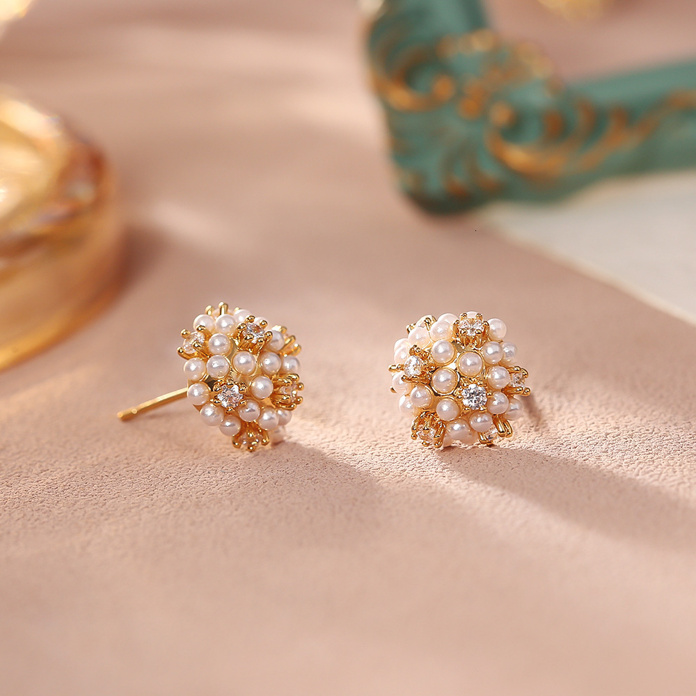 Retro Hydrangea Earrings Light Luxury High-end Fashion Stud Earrings Light Luxury Designer Ladies' Jewelry Earrings Earrings Niche Design Xiaomi 