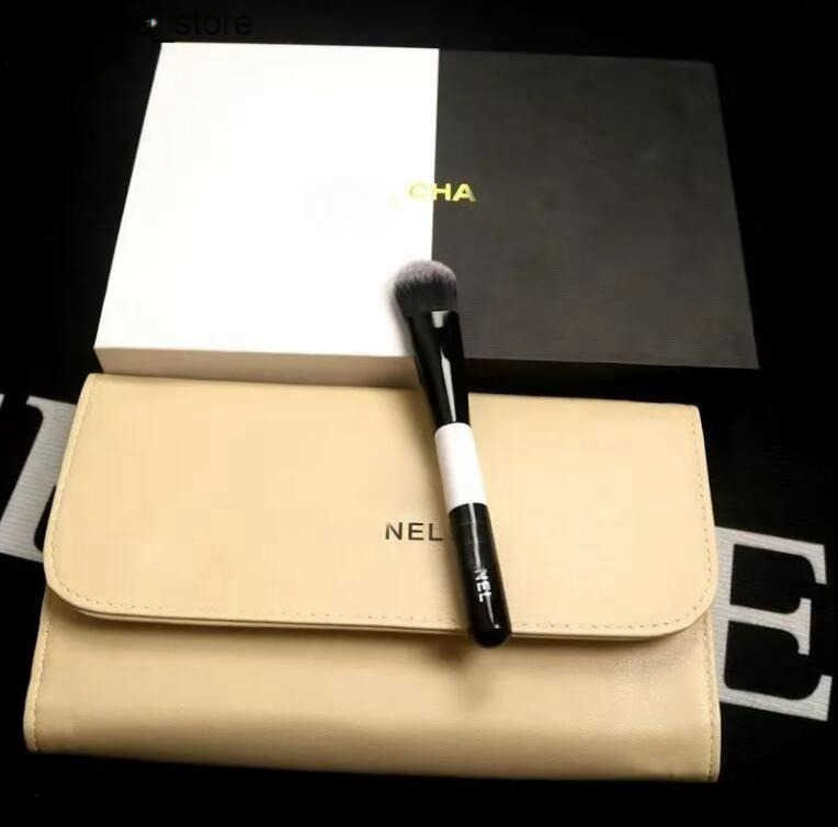 Makeup Brushes 12 PCS/Set Brush With PU Bag Womens Eye shadow Lip lipstick cosmetics designer letter portable Powder blusher makeup brush with original Q250702