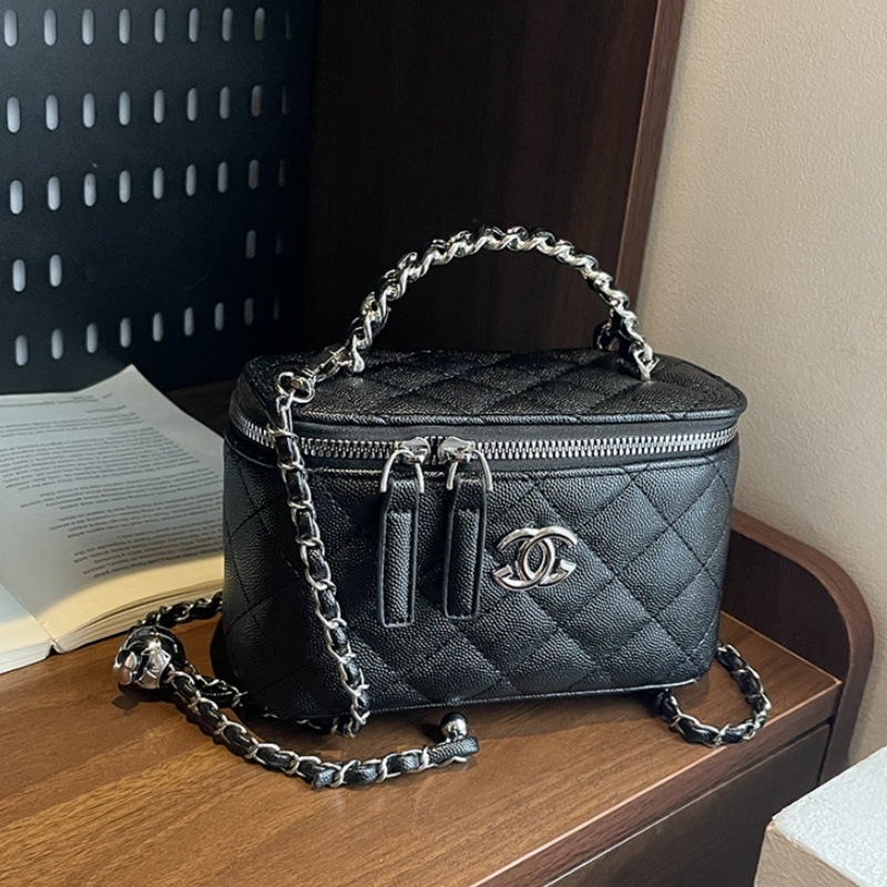Designer Bag Luxury Shoulder Bag Bag Cross Border Embroidered Thread New Style Hand Held Women S Summer Fashion Versatile Chain Crossbody Free Shippin
