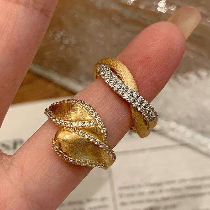 DHcollections Vintage Brushed Leaf Diamond Interlocking Ring Ancient Craft Chinese Style Statement Jewelry for Index Finger