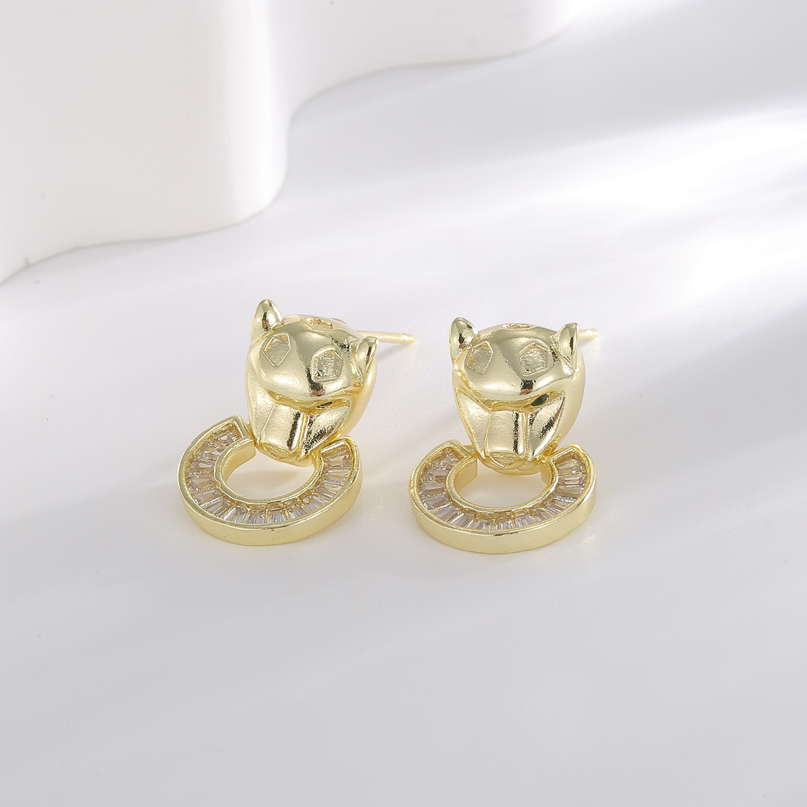 Green Designer Zircon Snake European And American Cross-border High-end Versatile Leopard Head Ear Ladies' Jewelry Earrings Clips Wholesale