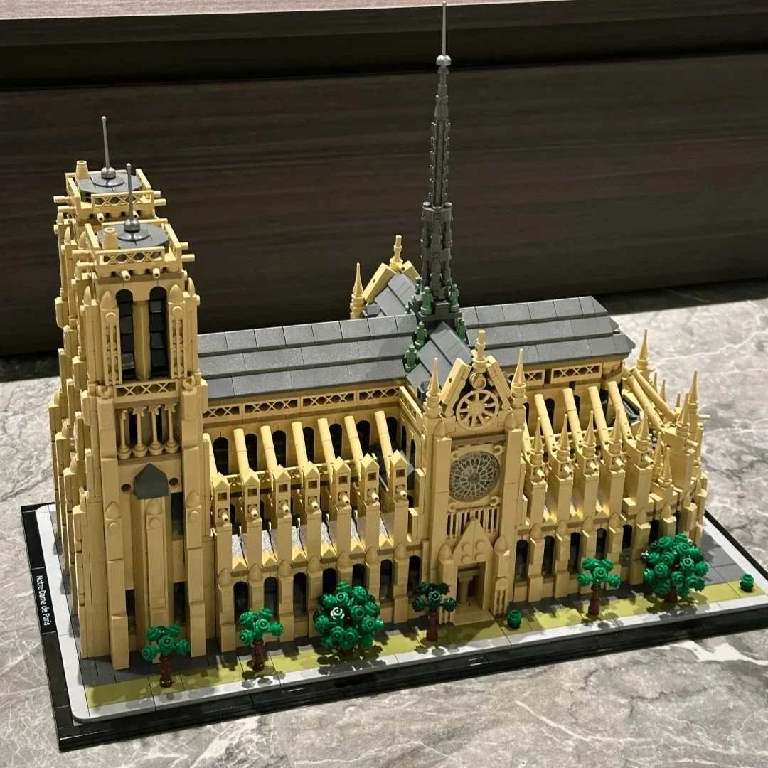 Notre-Dame De Paris Architectural Model Collectible Building Blocks Set for Adults Kids Birthday Gift Idea for History Lovers Y250701