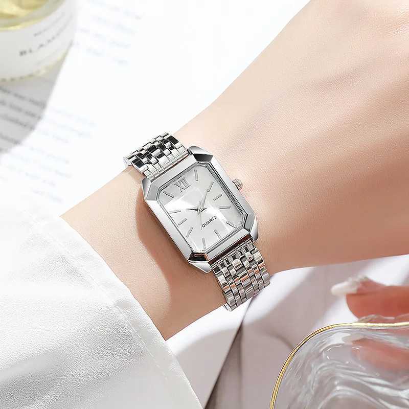 Famous Brand Women No for Dropshipping Wholesale Hot Sale Quartz Wristes Luxury Ladies Gift Female ClockXJ250701