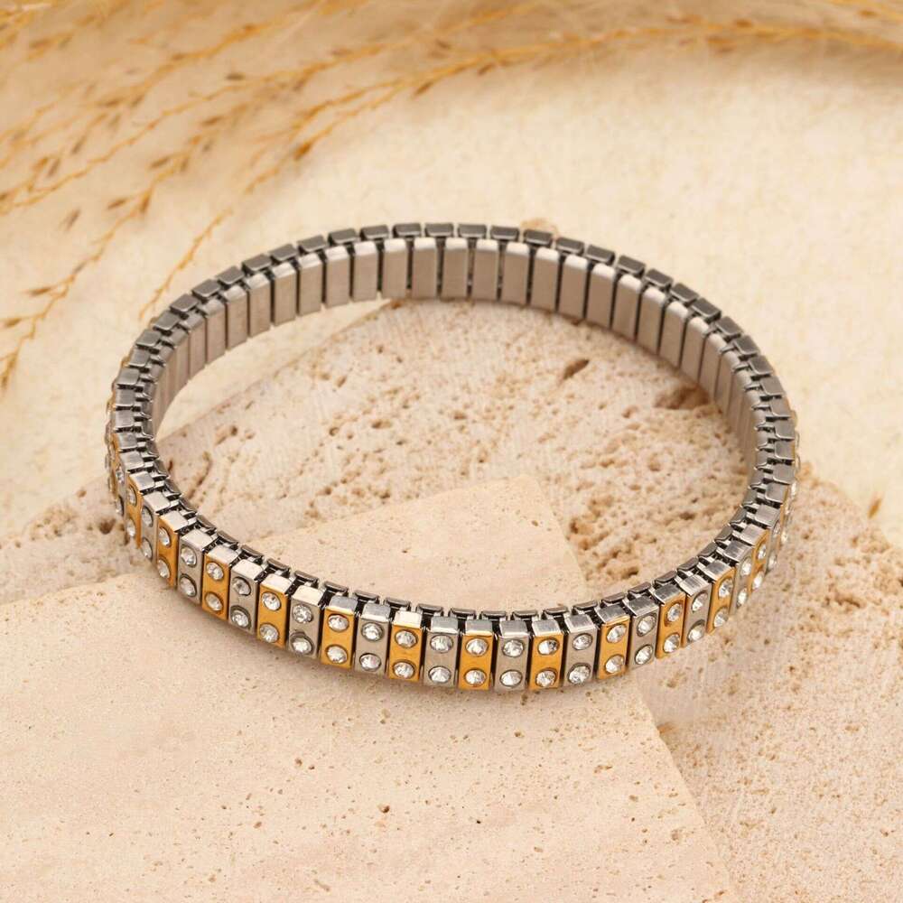 Hot Designer Bracelet Women's Luxury Jewelry New Titanium Steel Elastic Bracelet Strawberry shaped Diamond Set Renaissance Popular Diamond Set El