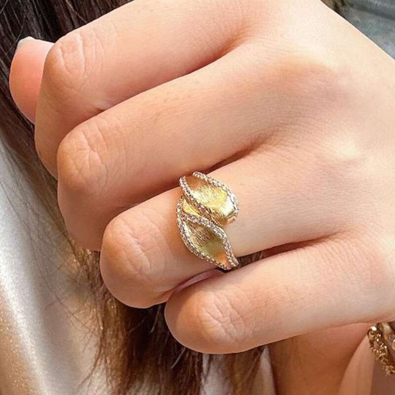 DHcollections Vintage Brushed Leaf Diamond Interlocking Ring Ancient Craft Chinese Style Statement Jewelry for Index Finger