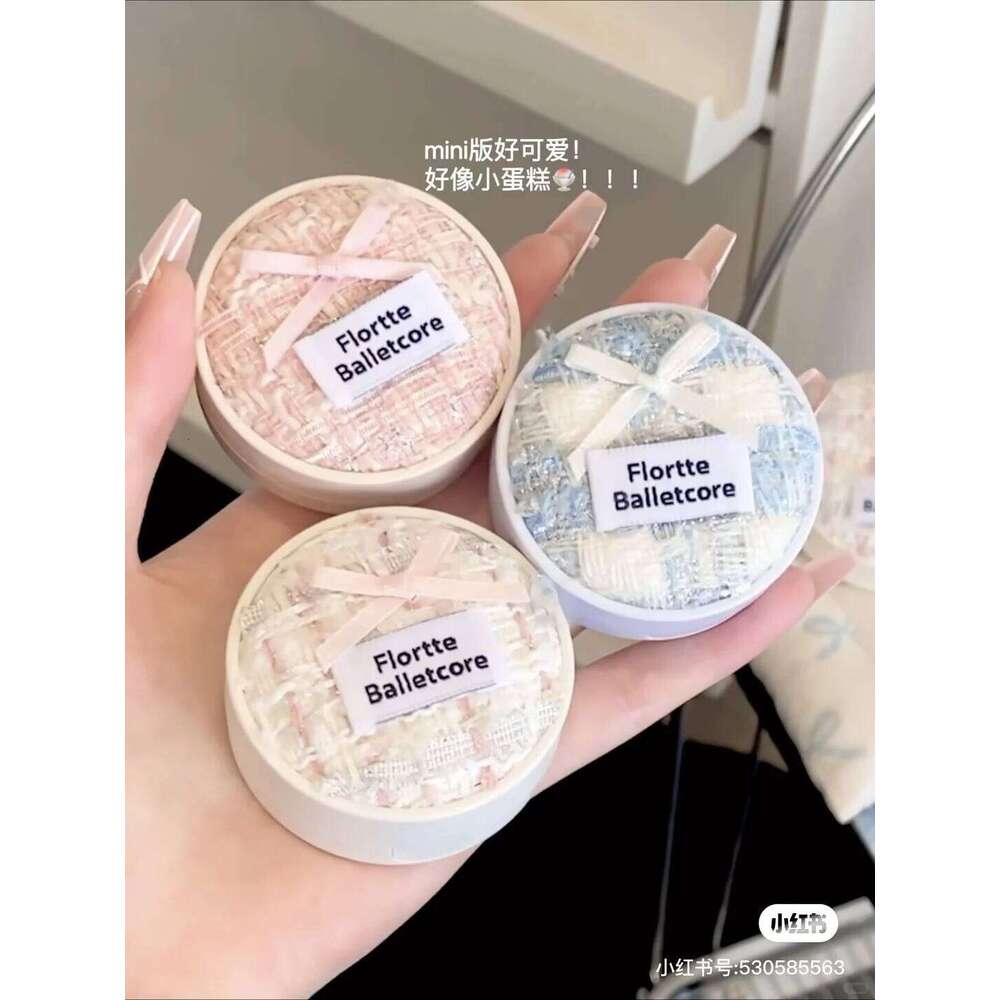 FLORTTE Air Cushion Cream Moisturizing Long-Lasting Foundation for Dry Skin Offering Superior Coverage and Oil Control X250702