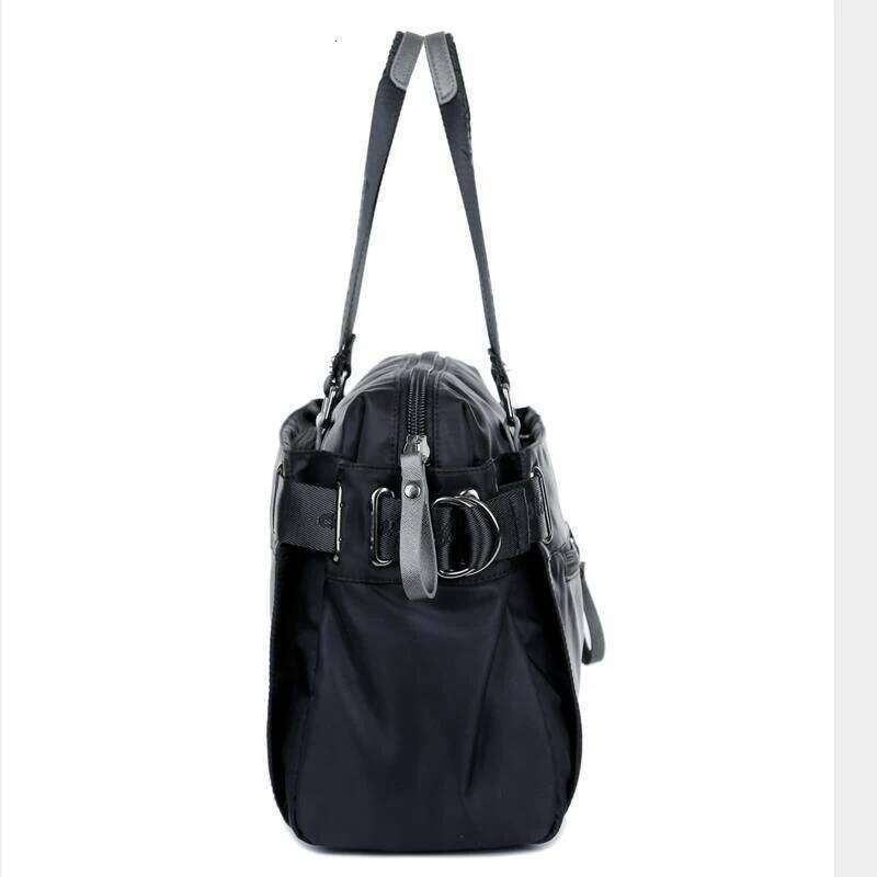 New Unisex Portable Nylon Handbags Large Multifunctional Shoulder Bag Solid Color Weekend Lage Tote Wholesale High Quality