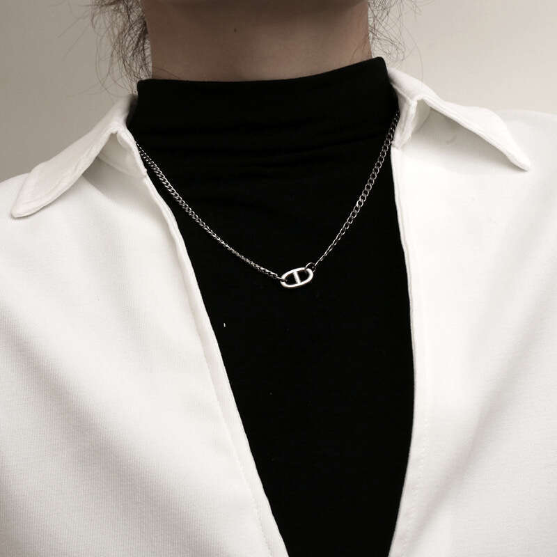 DHcollections IMI Titanium Steel Pig Nose Buckle Necklace New Light Niche Design Sense High-end Temperament Women's Clavicle Chain YL411