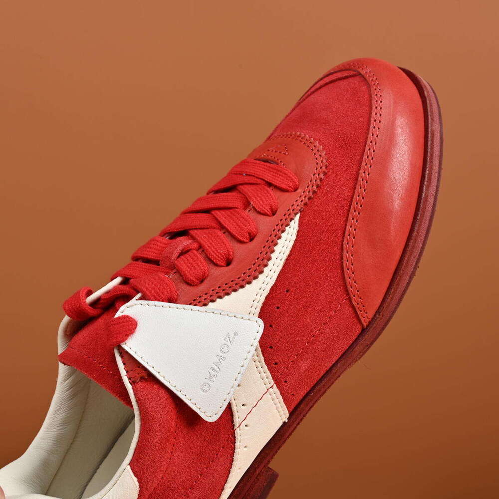 Retro Red and White Casual Sports Shoes - Classic Low-Top Lace-Up Design Okimoz