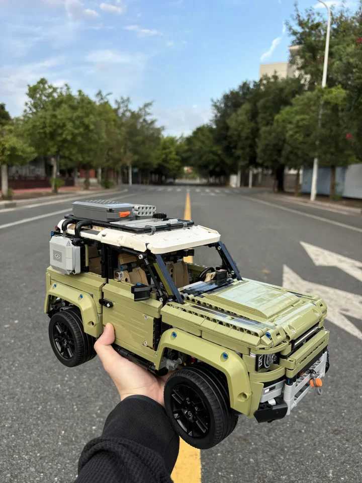 Large off-road vehicle model building block toy display piece for boys as a holiday gift XJ250702