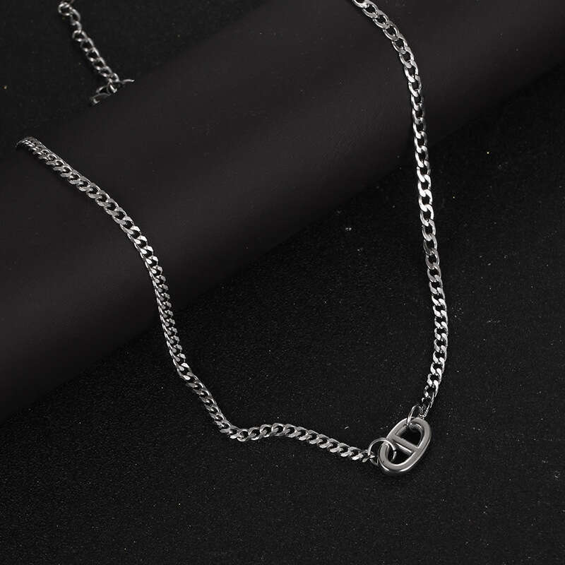 DHcollections IMI Titanium Steel Pig Nose Buckle Necklace New Light Niche Design Sense High-end Temperament Women's Clavicle Chain YL411