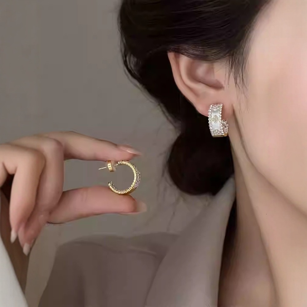 French Elegant Ladies' Jewelry Earrings Flower Pearl Earrings Designer Earrings Exquisite Micro Paved Zircon Studs Light Luxury Temperament High-
