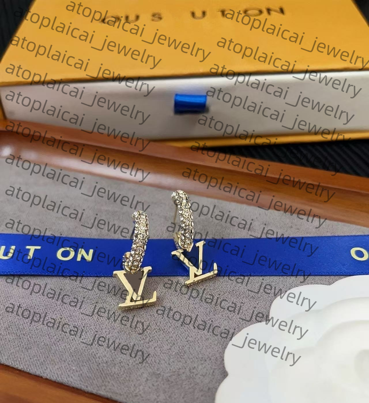 2025 Elegant Classic Stud Gift Women's Wedding and Engagement Jewelry designer earrings for woman