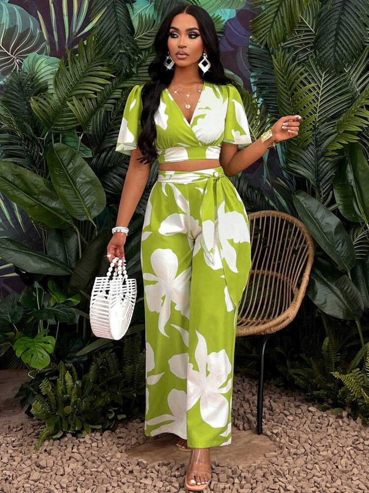 Designer women fashionable floral-patterned printed blouse with butterfly sleeves and wide-leg trousers set women casual beginning minimalist outfit