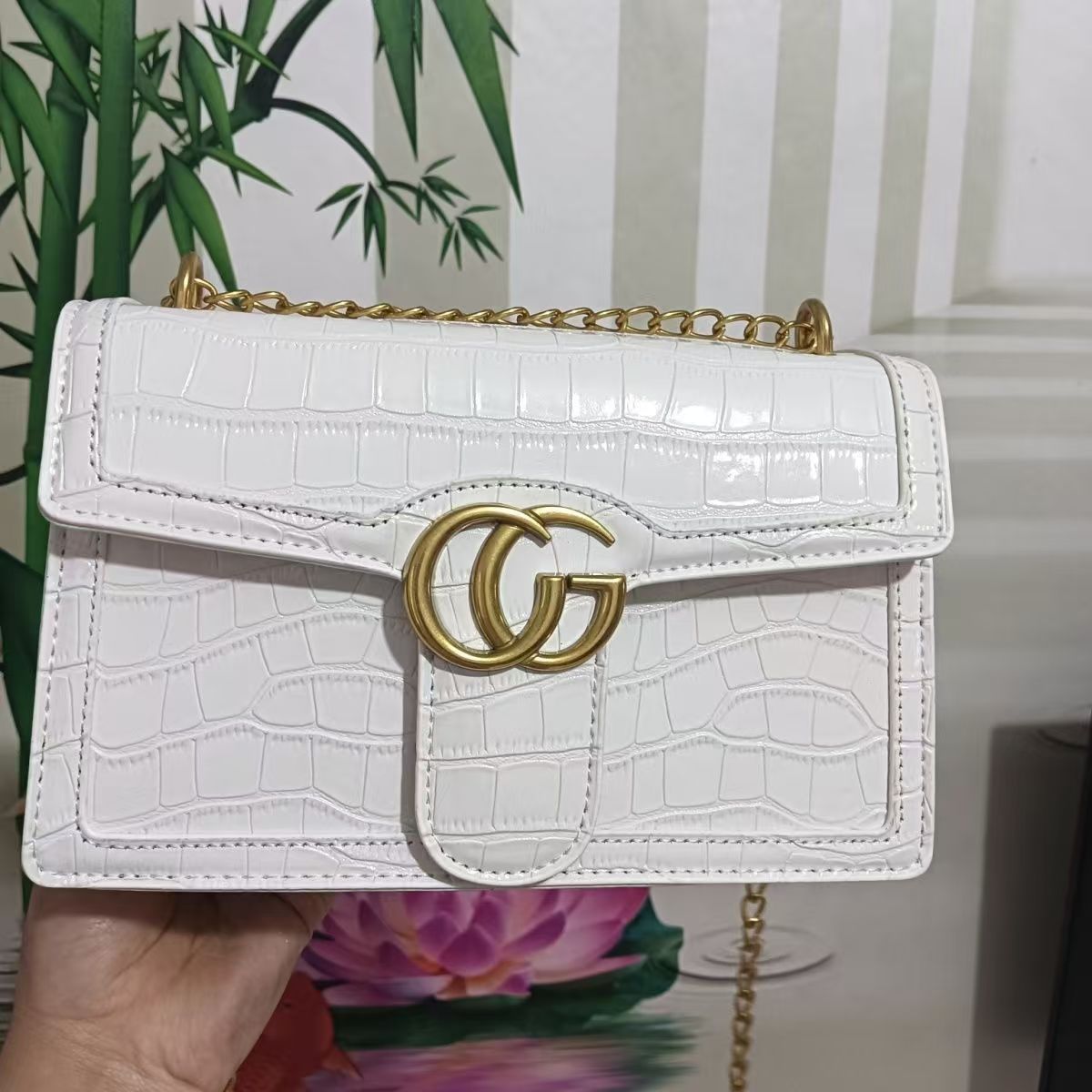 Luxury bag Alligator Pattern Designer Bag Casual Handbag Spacious Armpit Top Quality Fashion Shoulder Bag Advanced Leather Zipper Closure Wine 7878