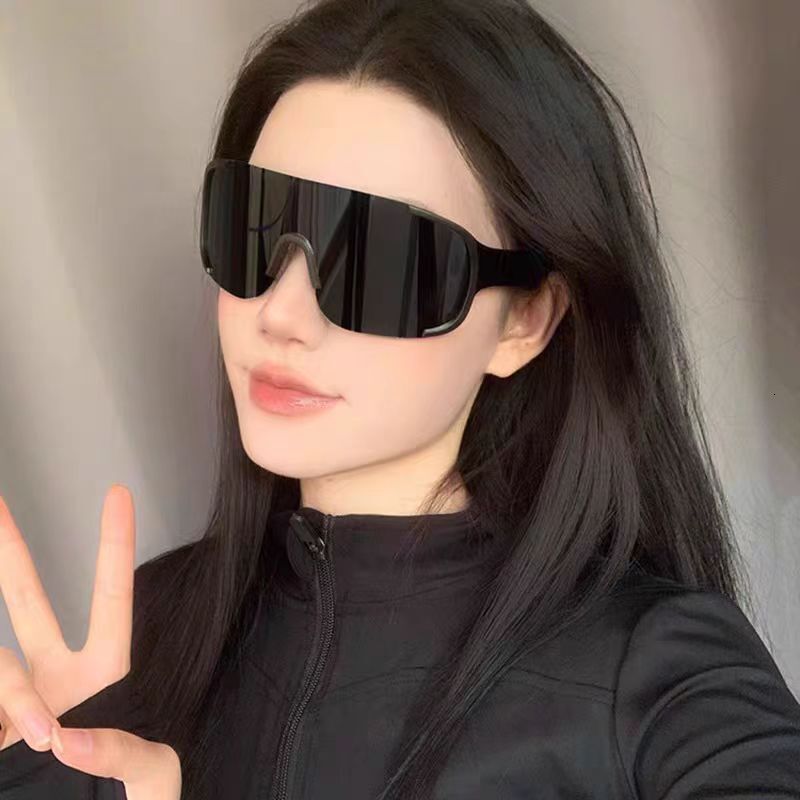 Designer Sunglasses for Women Outdoor Sports Windproof Sandproof Goggles Large Frame Sunglasses UV Protection Sun Glasses for Hiking Cycling