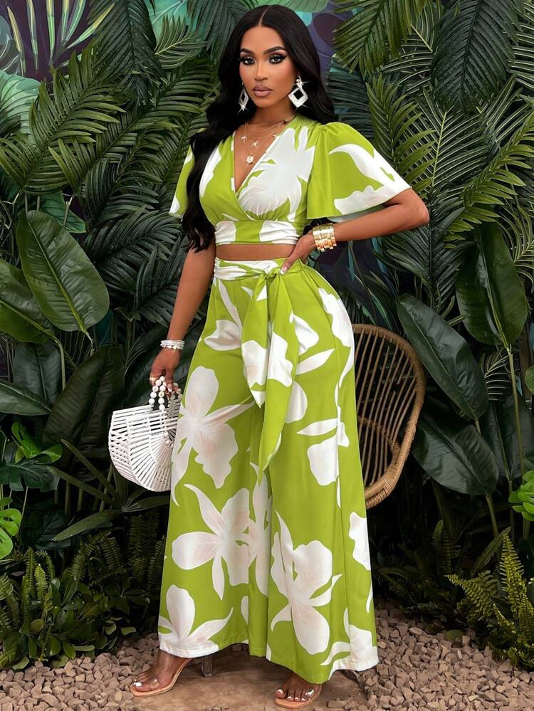 Designer women fashionable floral-patterned printed blouse with butterfly sleeves and wide-leg trousers set women casual beginning minimalist outfit