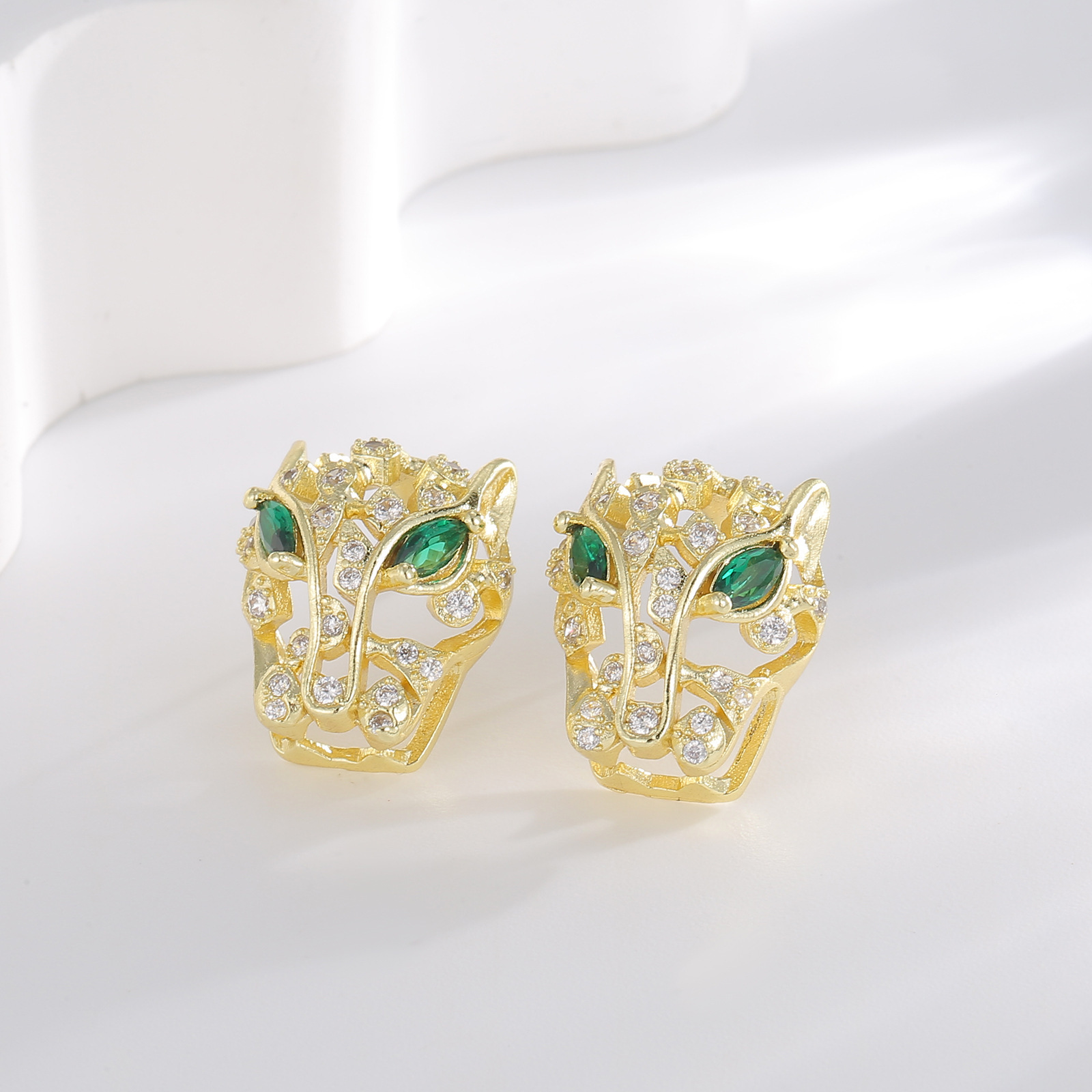 Green Designer Zircon Snake European And American Cross-border High-end Versatile Leopard Head Ear Ladies' Jewelry Earrings Clips Wholesale
