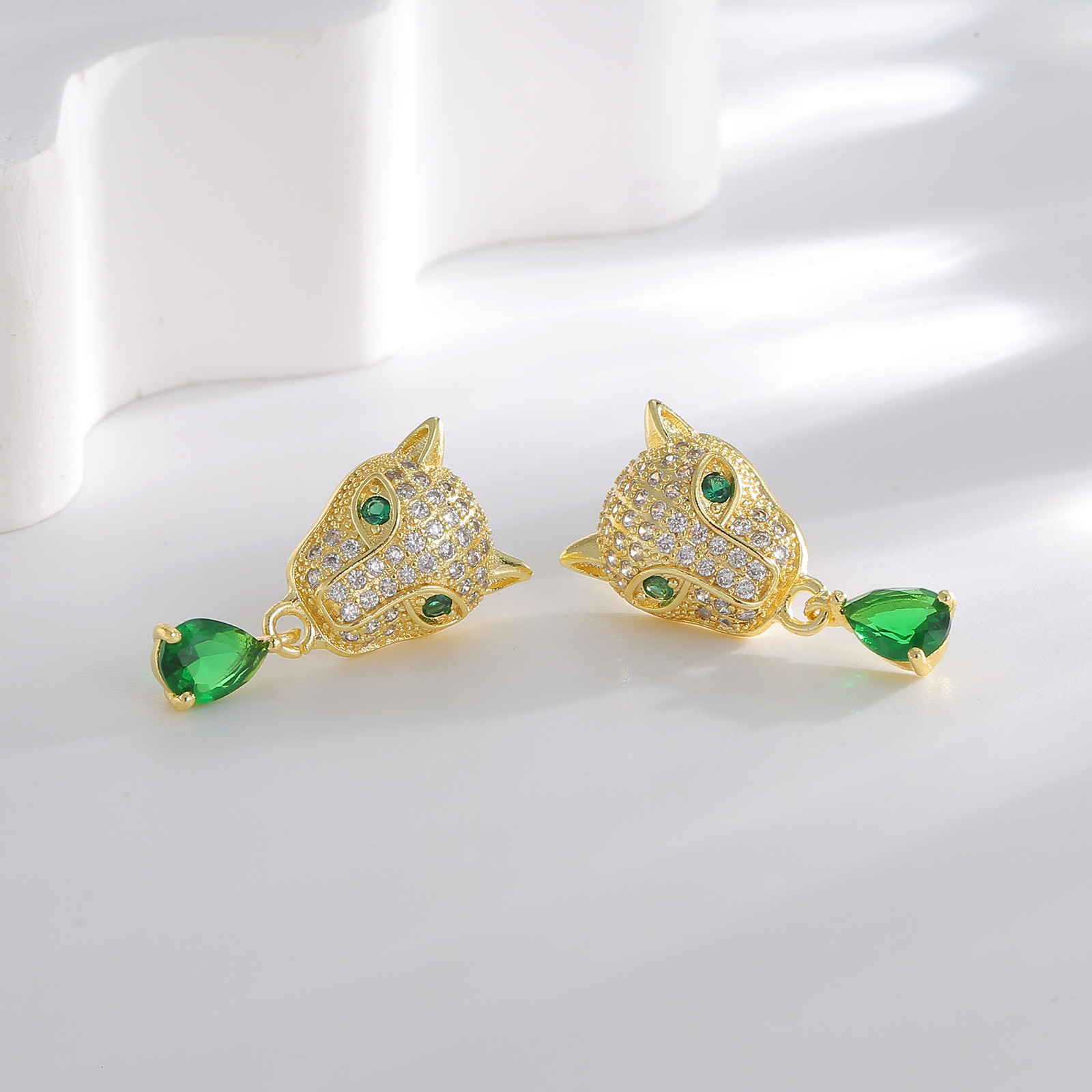 Green Designer Zircon Snake European And American Cross-border High-end Versatile Leopard Head Ear Ladies' Jewelry Earrings Clips Wholesale