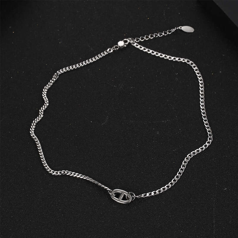 DHcollections IMI Titanium Steel Pig Nose Buckle Necklace New Light Niche Design Sense High-end Temperament Women's Clavicle Chain YL411