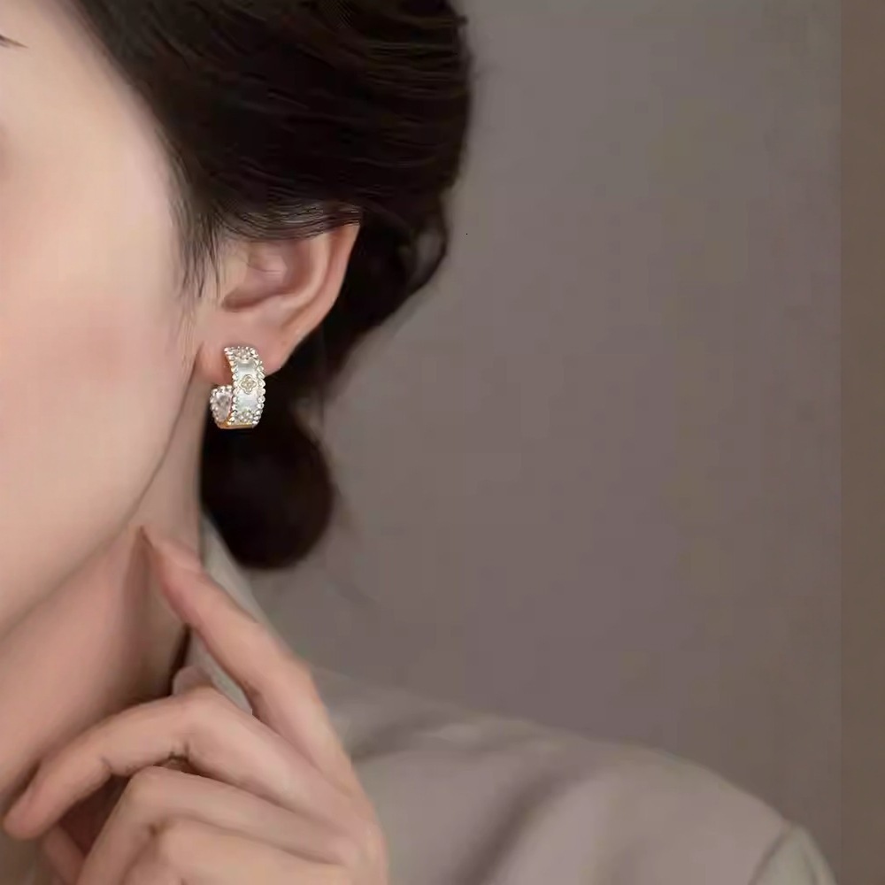French Elegant Ladies' Jewelry Earrings Flower Pearl Earrings Designer Earrings Exquisite Micro Paved Zircon Studs Light Luxury Temperament High-