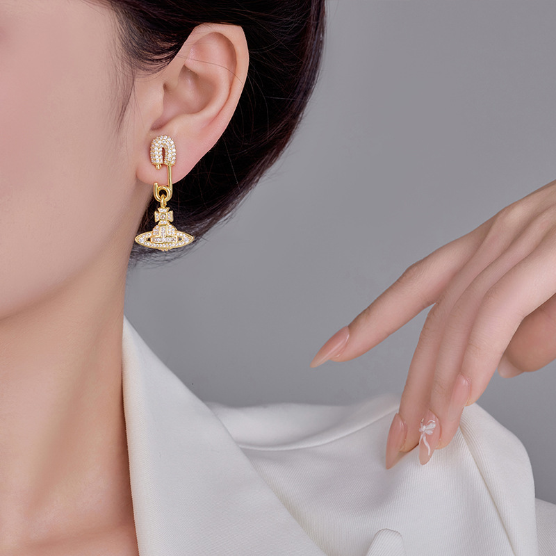 Designer Pave Full Diamond Light Luxury Simple Banquet Super Shiny Fashionable Ladies Jewelry Earrings Temperament Personality Studs
