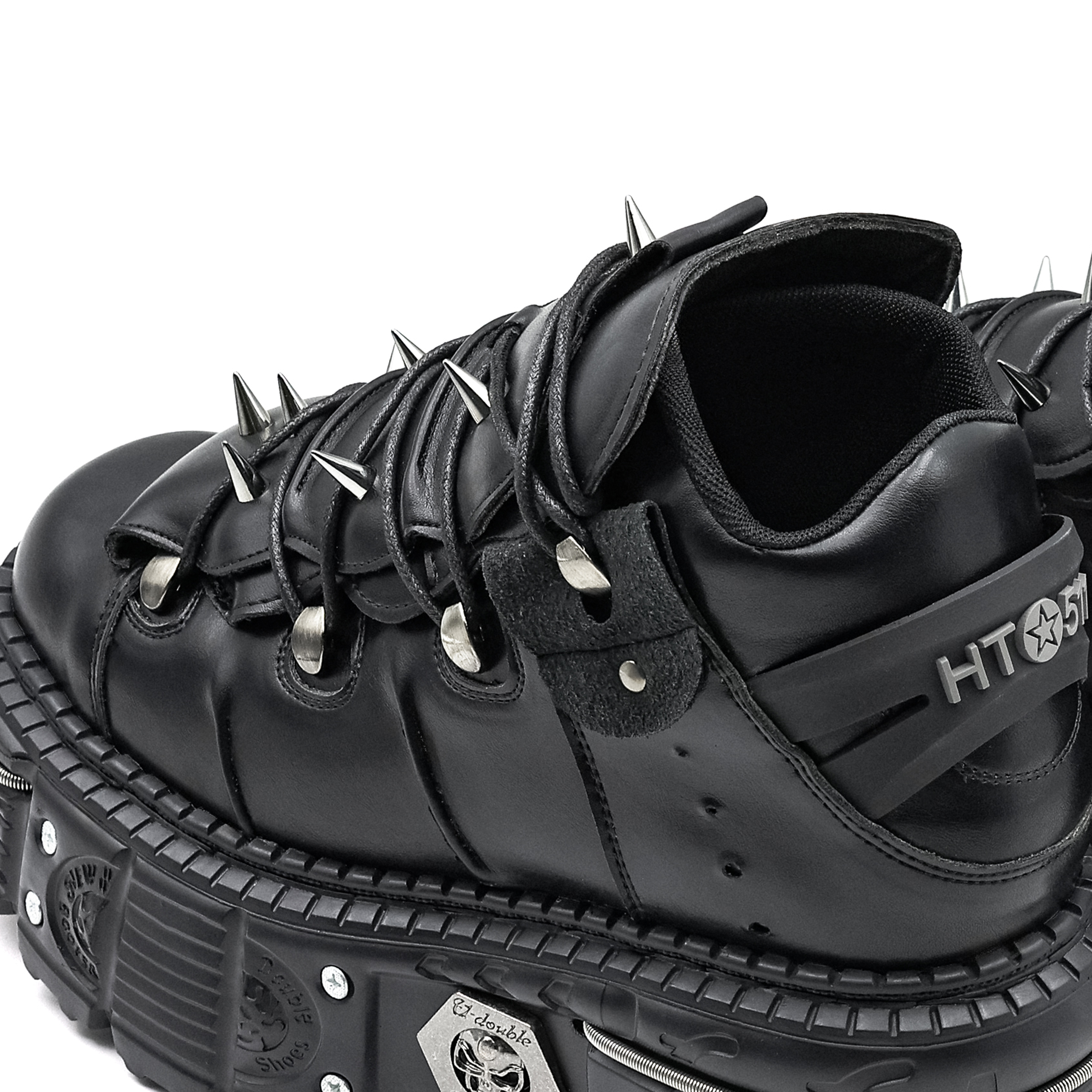 Dark Gothic Boots: Height-Increasing Leather Footwear with Punk Design Elements