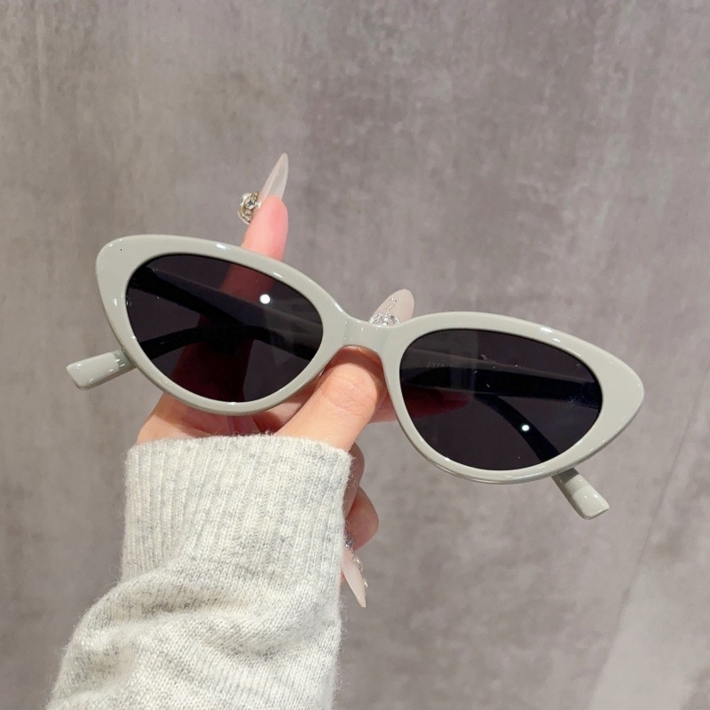Luxury Designer Cat Eye Sunglasses for Small Faces High-Quality Y2K Style New Hip Hop Shades for Women