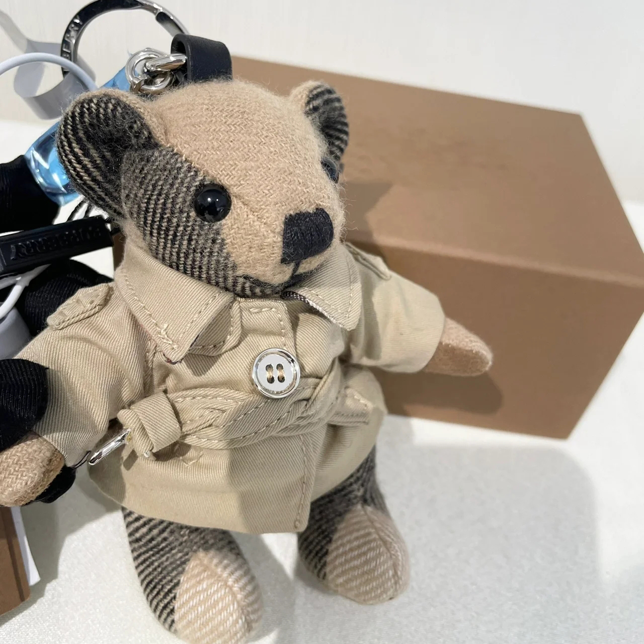 Women Bag Charm Luxury keychain designer bag charms Stylish Image Pendant Car Keychains Trendy Key Buckle Womens Bag Ornaments Lanyard with box