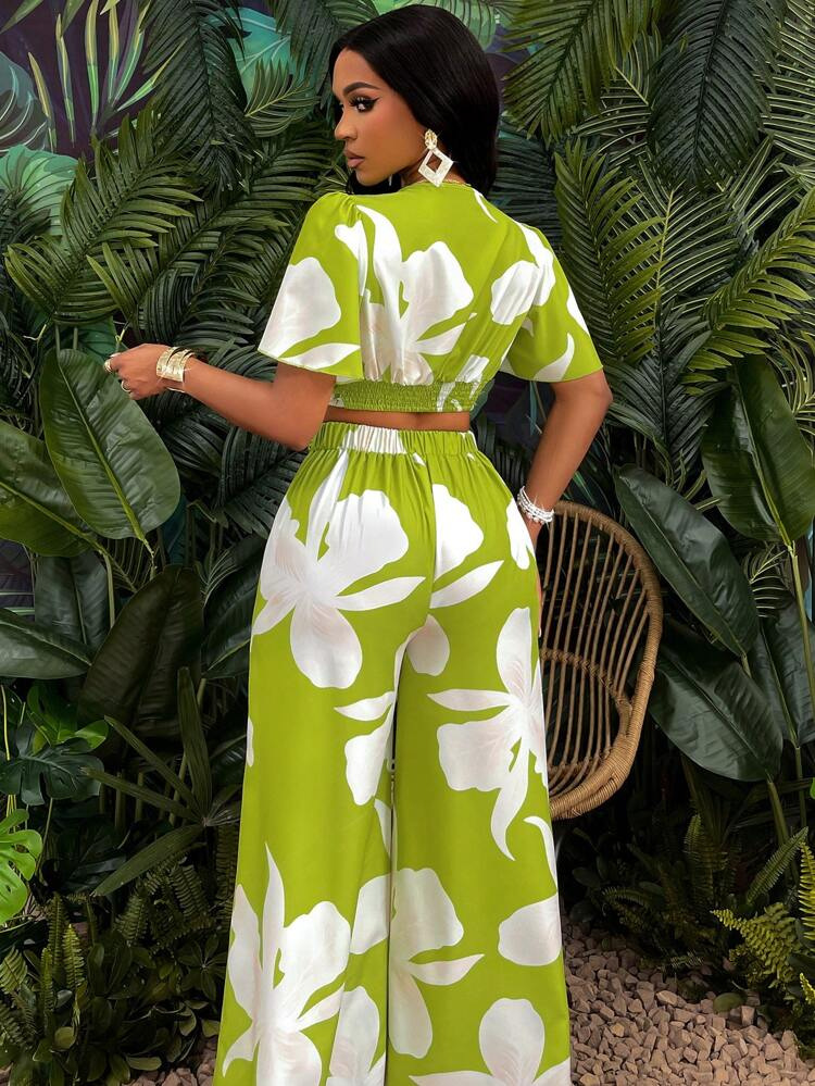 Designer women fashionable floral-patterned printed blouse with butterfly sleeves and wide-leg trousers set women casual beginning minimalist outfit