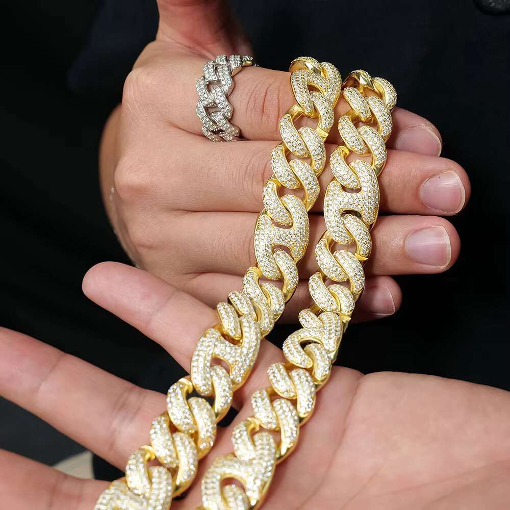 Miami Mossanite Jewelry Hip Hop Unisex Necklace 925 Sterling Silver Vvs Certified 15mm Piggy Cuban Link Moissanite Diamond Chain