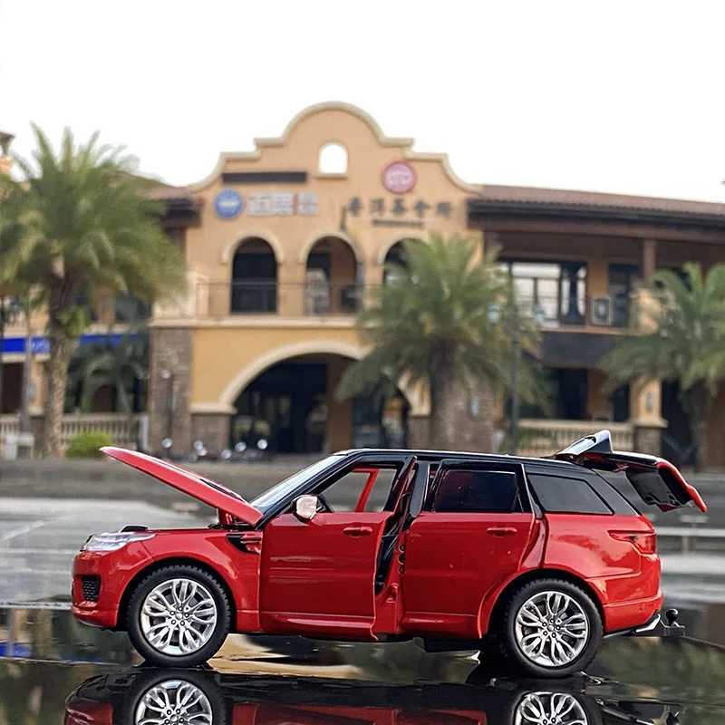 1 32 Range Rover Sports SUV Alloy Car Model Diecasts Metal Toy Off-road Vehicles Car Model Sound and Light Simulation Kids Gifts W250702