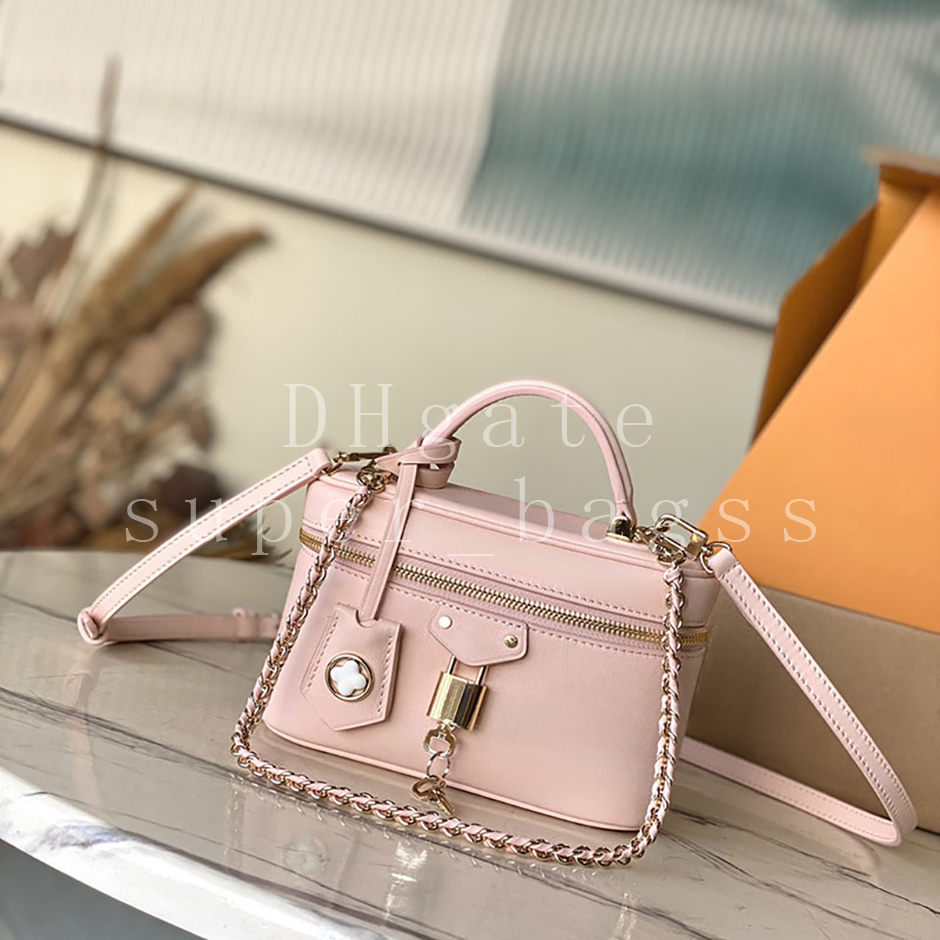 Vanityy Chainn Pouchh handbag Mini Chain Bag 19CM Mirror quality Shoulder Bag Luxury Designer Bag Embossed grained cowhide leather Crossbody bag with Box LV01A3